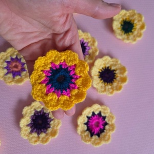 10x flori crosetate galben - casă & stil de viață - decorațiuni de casă - accesorii florale - flori la fir - Artynos.ro