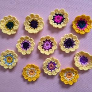 10x flori crosetate galben - Artynos.ro