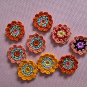10x flori crosetate portocaliu, orange, Casa & Stil de viata, Decoratiuni de casa, Accesorii florale, Flori la fir, Crosetat, ARTYNOS