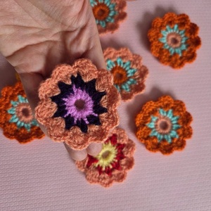 10x flori crosetate portocaliu, orange - casă & stil de viață - decorațiuni de casă - accesorii florale - flori la fir - Artynos.ro