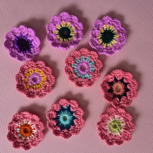 10x flori crosetate roz, violet, Casa & Stil de viata, Decoratiuni de casa, Accesorii florale, Flori la fir, Crosetat, ARTYNOS