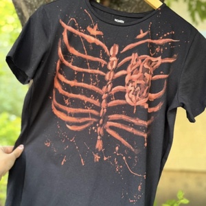 Tricou pictat cu clor  - Artynos.ro