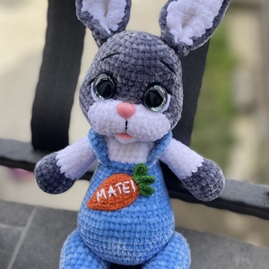 Iepuraș croșetat  - jucării și echipamente pentru copii - plușuri - păpușă croșetată, păpușă de pluș - Artynos.ro