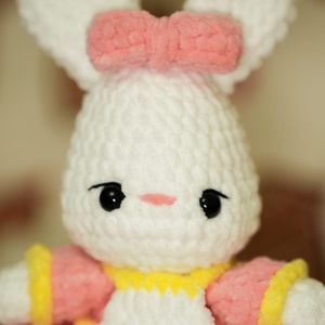 Iepuraș croșetat  - jucării și echipamente pentru copii - plușuri - iepure de pluș - Artynos.ro