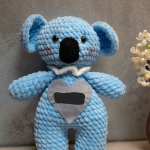 Urs Koala croșetat personalizabil - jucării și echipamente pentru copii - plușuri - păpușă croșetată, păpușă de pluș - Artynos.ro