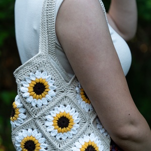 Geantă croșetată Sunflower - genți și portofele - genți de mână și umăr - geantă casual - Artynos.ro