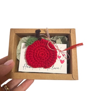 Martisor crosetat in forma de mar - Artynos.ro