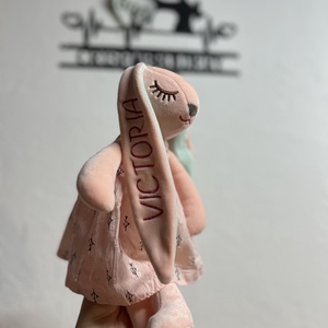 Iepurica - jucării și echipamente pentru copii - plușuri - iepure de pluș - Artynos.ro