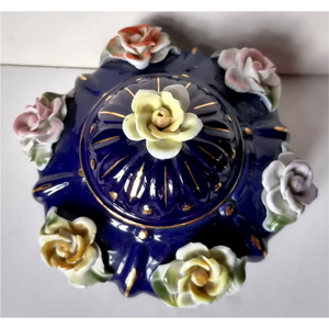 Bonbonieră frumoasă din porțelan cu trandafir - casă & stil de viață - decorațiuni de casă - decorațiuni de masă și rafturi - boluri decorative - Artynos.ro