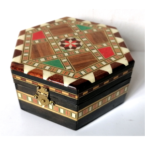 Cutie de bijuterii incrustata cu oglinda in interior - Artynos.ro