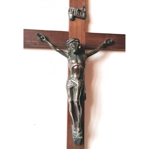 Frumosul Iisus din bronz pe un crucifix din lemn - casă & stil de viață - accesorii religioase - cruce - Artynos.ro