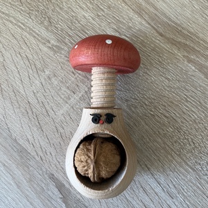 Spărgător de nuci - casă & stil de viață - accesorii pentru echipamente de bucătărie - accesorii de servire - boluri și farfurii din lemn, bol de servire - Artynos.ro