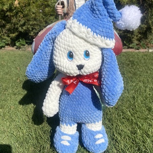 Iepuras crosetat handmade, jucarie pufoasa, cadou copii - Artynos.ro