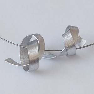 Colier BUTTON din aluminiu -  - Artynos.ro Colier BUTTON din aluminiu -  - Artynos.ro