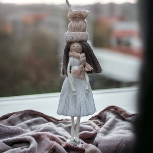 Makramé ornament pom de Crăciun - păpușă în set de iarnă - crăciun - decorațiuni de crăciun de casă - Artynos.ro Makramé ornament pom de Crăciun - păpușă în set de iarnă - crăciun - decorațiuni de crăciun de casă - Artynos.ro