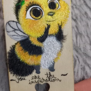 semn de carte din lemn Bee - arte vizuale și accesorii  - picturi - pictură acrilică - Artynos.ro