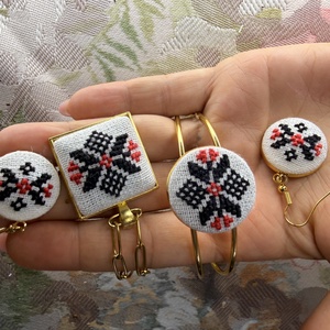 Set accesorii aurii brodate - bijuterii - seturi de bijuterii - Artynos.ro