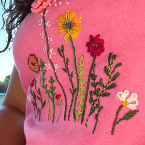 Tricou cu broderie manuala - Artynos.ro