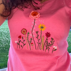 Tricou cu broderie manuala - îmbrăcăminte și modă - haine damă - tricou și top de damă - Artynos.ro