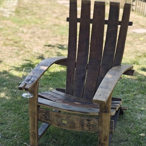 Fotoliu de gradina/terasa din doage de butoi vechi de stejar - Eleganta rustica si durabilitate, Casa & Stil de viata, Mobilier artizanal, Scaune, taburete, fotolii, Gravare, pirogravura, Prelucrarea lemnului, ARTYNOS