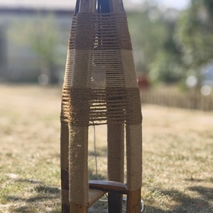 Lampa de podea artizanala din lemn de butoi reciclat, Casa & Stil de viata, Lampi si corpuri de iluminat, Lampi de podea, Prelucrarea lemnului, Gravare, pirogravura, ARTYNOS