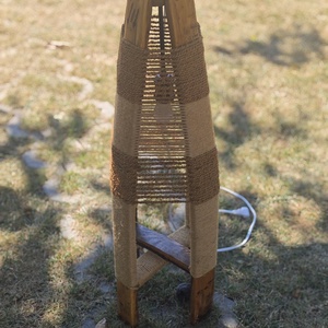 Lampă de podea artizanală din lemn de butoi reciclat - casă & stil de viață - lămpi și corpuri de iluminat - lămpi de podea - Artynos.ro