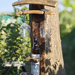 Suport pentru o sticla cu vin si 2 pahare Eleganta Lemnului Reciclat, Casa & Stil de viata, Accesorii pentru echipamente de bucatarie, Accesorii de servire, Suporturi pahare, Gravare, pirogravura, Prelucrarea lemnului, ARTYNOS