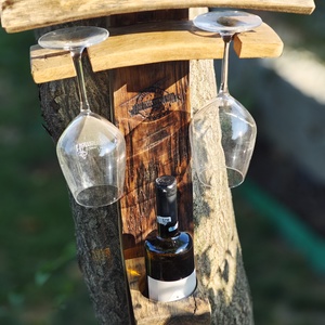 Suport pentru o sticlă cu vin și 2 pahare Eleganța Lemnului Reciclat - casă & stil de viață - accesorii pentru echipamente de bucătărie - accesorii de servire - suporturi pahare - Artynos.ro