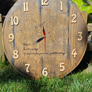 Ceas din fund de butoi vechi, recuperat - casă & stil de viață - accesorii pentru decorat casa - decorațiuni de pereți, decorațiuni suspendate - ceasuri de perete - Artynos.ro