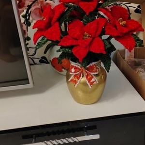 Vaza decorativa cu Craciunite  realistice, Casa & Stil de viata, Decoratiuni de casa, Accesorii florale, Buchete de flori, , Vaza decorativa cu Craciunite superbe realistice din sarma plusata ., ARTYNOS