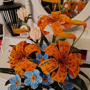 Aranjament floral superb crini - casă & stil de viață - decorațiuni de casă - accesorii florale - vaze - Artynos.ro