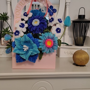 Aranjament floral din sarma plusata  - Artynos.ro