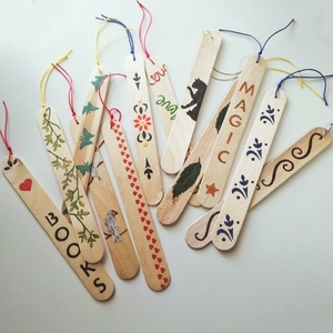 Semn de carte din lemn - cărți și creații cu tematică muzicală, cadouri - semn de carte - Artynos.ro