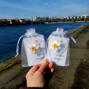 Broșă mărțișor narcise - bijuterii - broșe - Artynos.ro