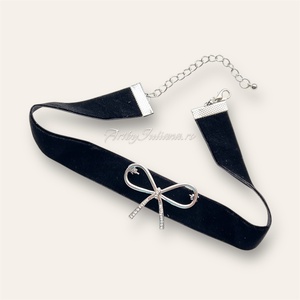 Choker catifea neagra cu fundiță argintie  - bijuterii - coliere - coliere de perle - Artynos.ro