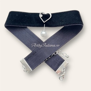 Choker catifea neagra Inimă de adolescent - bijuterii - coliere - coliere cu mărgele - Artynos.ro