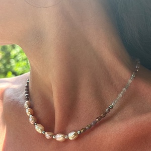 Colier handmade cu perle, pietre semipretioase și argint 925 Bagaj de vacanță - bijuterii - coliere - coliere din mărgele - Artynos.ro Colier handmade cu perle, pietre semipretioase și argint 925 Bagaj de vacanță - bijuterii - coliere - coliere din mărgele - Artynos.ro