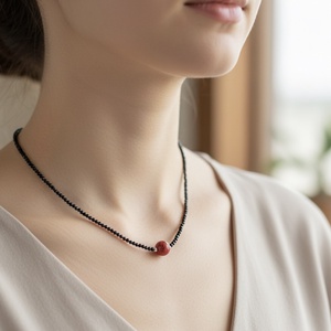 Colier handmade cu argint si pietre semipretioase Sclipire rosie - Artynos.ro