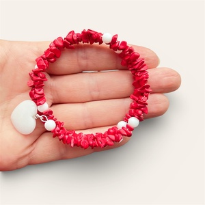 Brățară cu pietre semiprețioase pe sârmă cu memorie Inimă de martie - bijuterii - brățări - brățări din pietre semiprețioase - Artynos.ro