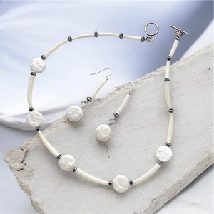 Set pietre semiprețioase și scoici Dentalium Comoara de pe plajă - bijuterii - seturi de bijuterii - Artynos.ro