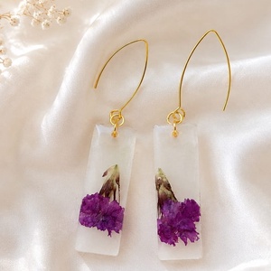 Cercei cu flori violet, Bijuterii, Cercei, Cercei din rasina, , Cercei din rasina si flori de camp violet, uscate si presate. 
Piesele sunt unicat fiind realizate ..., ARTYNOS