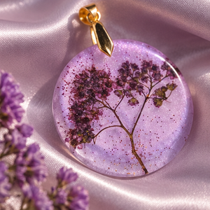 Pandantiv cu floare violet - bijuterii - coliere - pandative - Artynos.ro