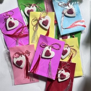 Mărțișoare handmade 3,5 lei buc  - bijuterii - mărțișor - Artynos.ro