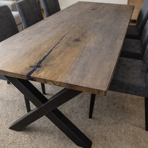 Masă din lemn masiv de stejar gri cu rășină epoxidică � 165x65 cm cm - casă & stil de viață - mobilier artizanal - alt mobilier - Artynos.ro