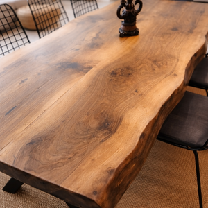 Masă dining din lemn masiv de stejar - design modern cu margini naturale (live edge). - casă & stil de viață - mobilier artizanal - mese - Artynos.ro