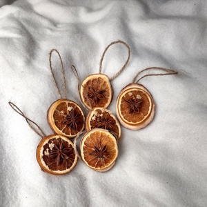 6 globuri naturale din felie de lemn si portocala uscata, Craciun, Decoratiuni de Craciun de casa, Globuri de Craciun, Altele, ARTYNOS