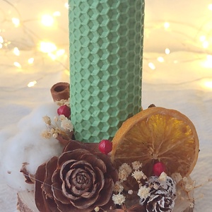 Decorațiune lumânare din ceară naturală și elemente naturale - crăciun - decorațiuni de crăciun de casă - decor pentru masă de crăciun - Artynos.ro