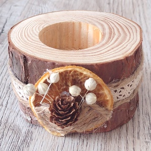 Decorațiune din lemn cu suport pentru lumânare și elemente naturale - casă & stil de viață - lumânări, parfumuri, arome - suport lumânări - Artynos.ro
