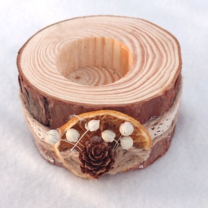 Decoratiune din lemn cu suport pentru lumanare si elemente naturale, Casa & Stil de viata, Lumanari, parfumuri, arome, Suport lumanari, Altele, ARTYNOS