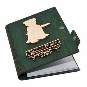Caiet pentru Retetele Bunicii cu Coperti din lemn, A5, Verde, pix din lemn inclus - casă & stil de viață - accesorii pentru echipamente de bucătărie - accesorii pentru coacere și gătit - carte de rețete, caiet rețete - Artynos.ro